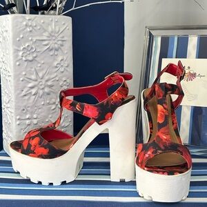 Black red white floral roses t strap high heel lug platform sandals sz 10
